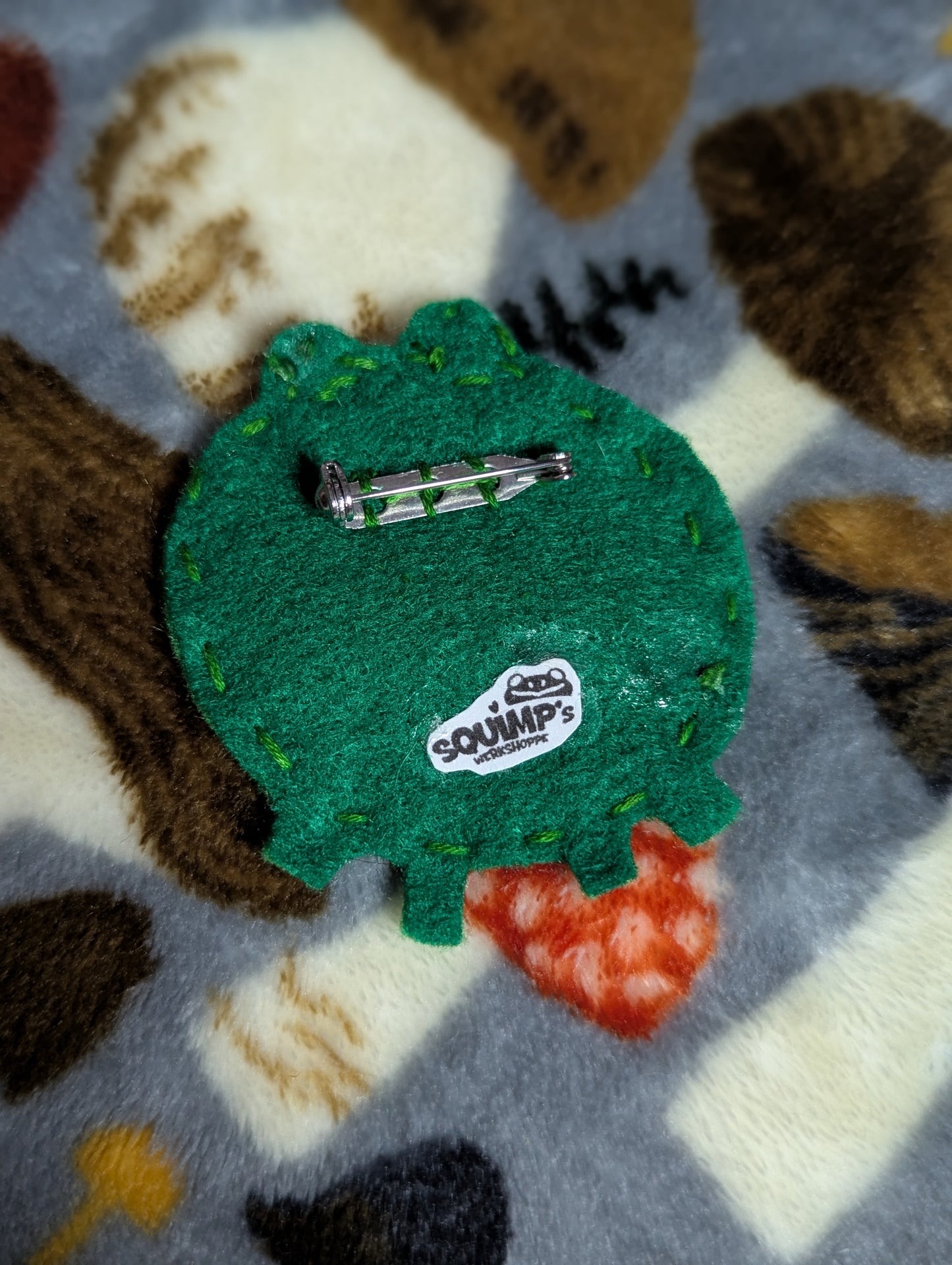 Flat Felt Peppa Frog Pin